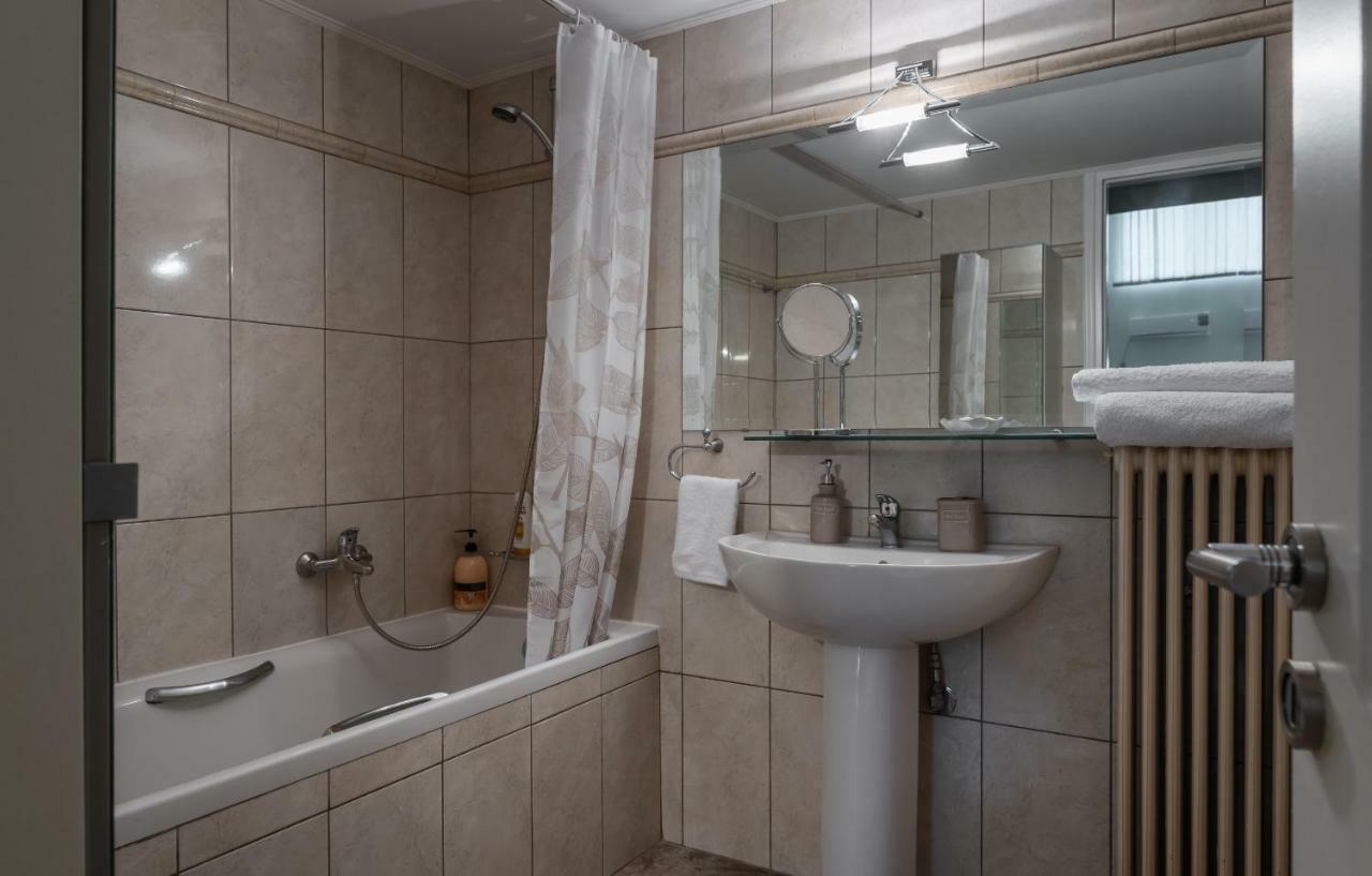 Appartamento Acropolis Koukaki Loft Private Garden Atene Esterno foto
